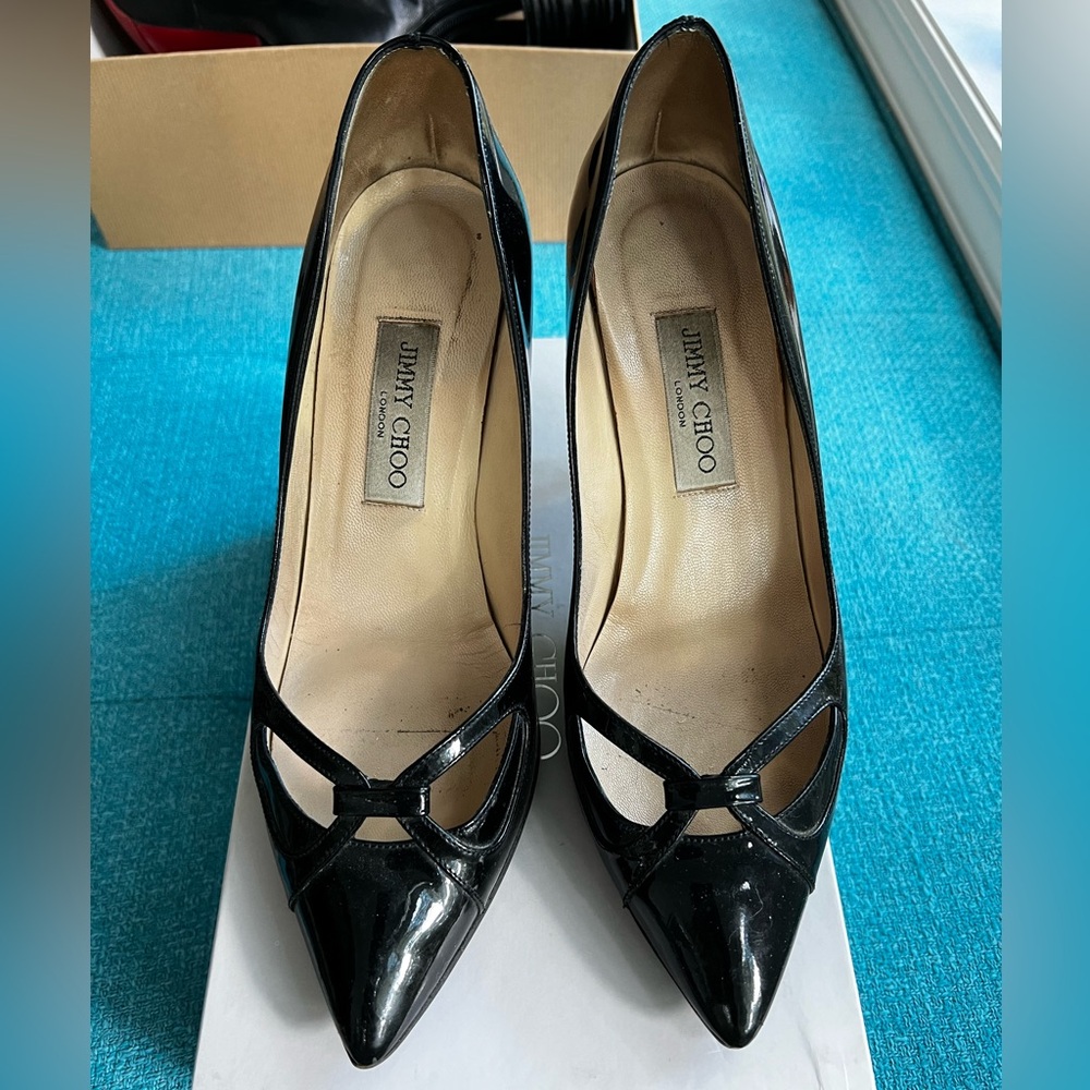 Jimmy Choo Glossy Black Pumps Size 9 (39)